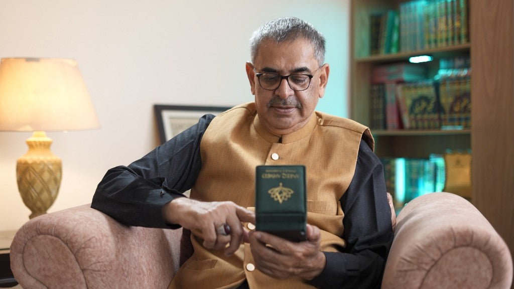 Aneeq Ahmed with signature jewels box